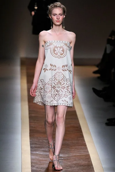 Look 2